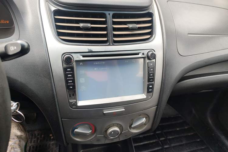 Used Chevrolet Sail 2013 Sedan 1.4L Manual Elegance Edition Audio And AC Panel