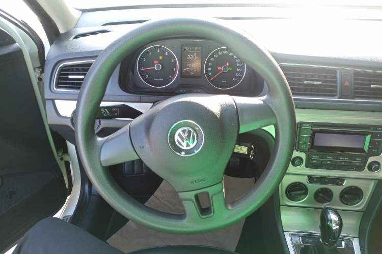 Used Volkswagen Lavida 2013 Restyled Classic 1.6L Automatic Comfort Edition