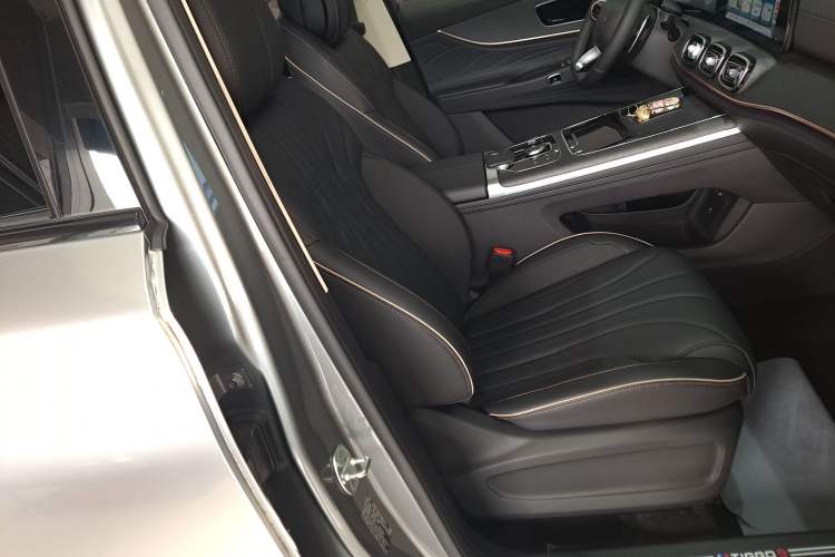 Used Chery Tiggo 9 2023 2.0T Dual-Clutch Two-Wheel Drive Prestige Version 5 Seats
