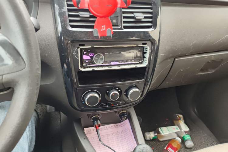Used Wuling Rongguang V 2018 1.5L Standard Version Audio And AC Panel