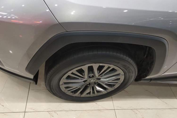 Used Toyota Wildlander 2023 Dual-Motor 2.5L E-CVT Four-Wheel Drive Prestige Edition