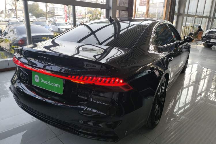 Used Audi A7L 2024 45TFSI quattro S-line Visionary Edition Flow Crystal Package
