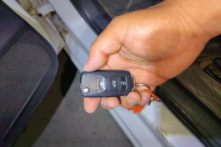 Used Volkswagen Jetta 2013 1.6L Manual Comfort Model Vehicle Key