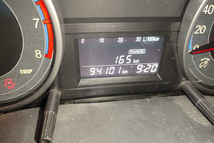 Used Suzuki SX4 2012 1.6L Manual Ruiqi Model Odometer Close Up