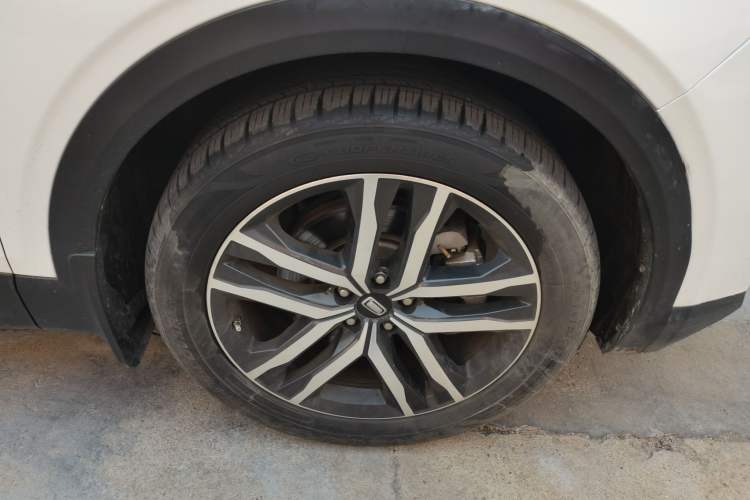 Used Bestune T99 2022 20TD Automatic Sport Prestige Special Edition Right Front Wheel Hub