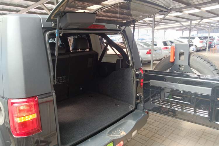 Used BAIC Off-Road BJ40 2016 40L 2.3T Automatic All-Wheel Drive Premium Edition Trunk