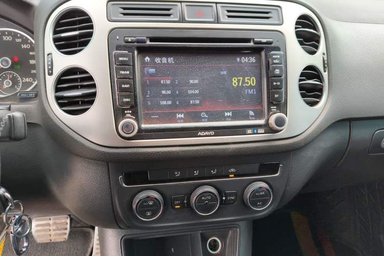 Used Volkswagen Tiguan 2013 1.8 TSI Automatic Two-Wheel Drive Comfort Edition Audio And AC Panel