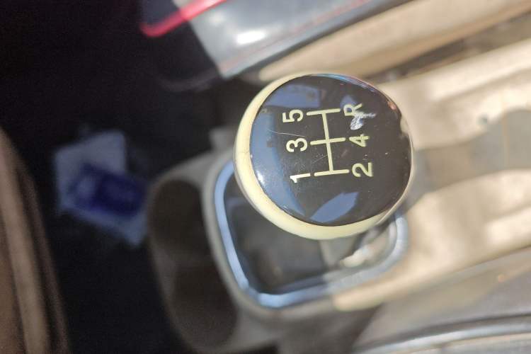 Used CHANGAN KAICHENG Ruixing M80 2014 1.5L Standard Version 4G15S