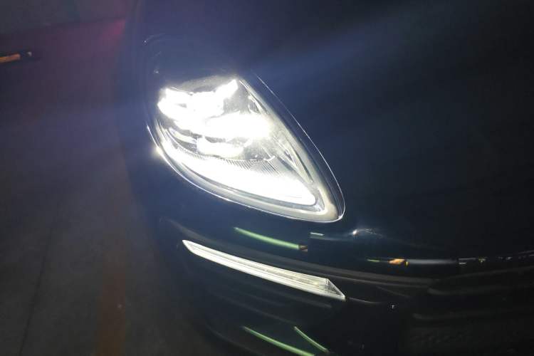 Used Porsche Macan 2023 Macan 2.0T Right Front Headlight