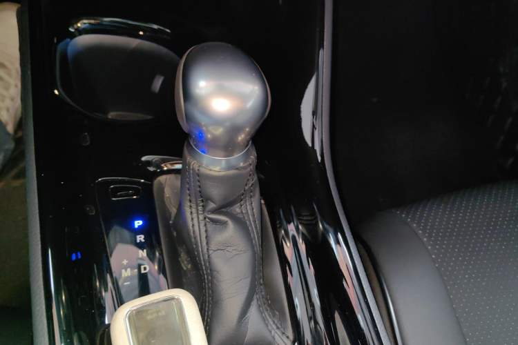 Used Toyota C-HR 2021 2.0L Luxury Edition Gear Lever