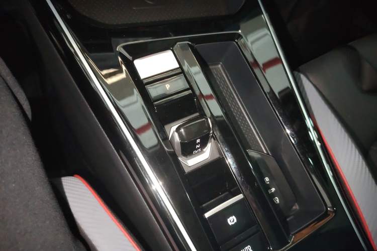 Used Volkswagen Lamando 2024 Lavida L 280TSI DSG Cool & Spicy Edition
