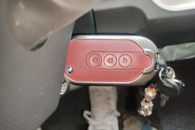 Used Wuling Hongguang MINIEV 2022 Easy Version Lithium Iron Phosphate Vehicle Key