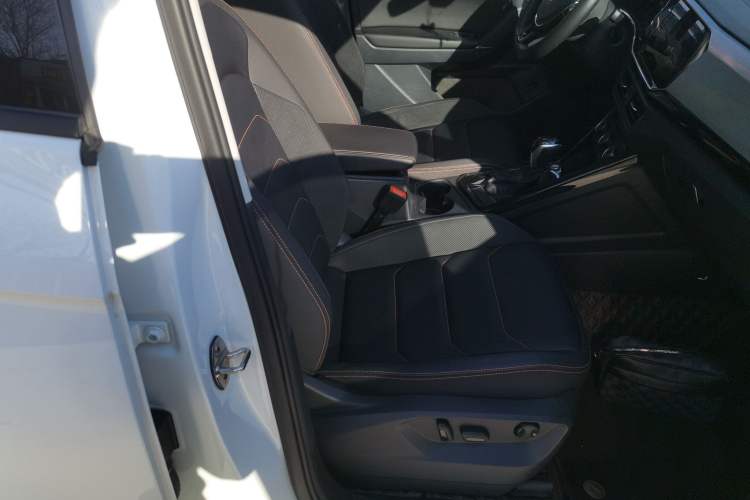 Used Volkswagen Tayron 2021 330TSI Two-Wheel Drive 30th Anniversary Edition Right Front Seat