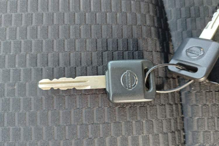 Used Nissan Navara 2017 2.5L Manual Two-Wheel Drive Standard Edition QR25
