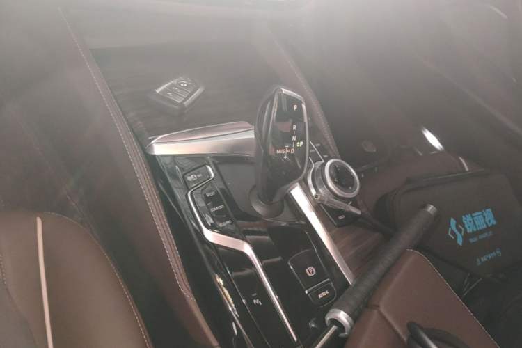 Used BMW 5 Series 2022 Updated 530Li Leading Edition Luxury Package Gear Lever