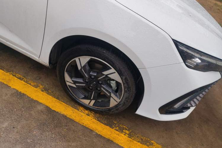 Used Geely Auto Emgrand L HiP 2022 1.5TD-DHT Pro 100KM Super Clean Right Front Wheel Hub