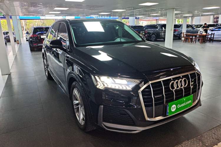 Used Audi Q7 2023 45 TFSI quattro S line Sport model