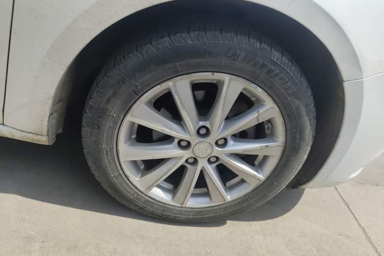 Used Buick Verano 2017 Sedan 20T Dual-Clutch Elite Model Right Front Wheel Hub