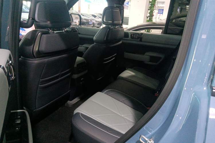 Used Formula Leopard Leopard 5 2023 Navigator Edition