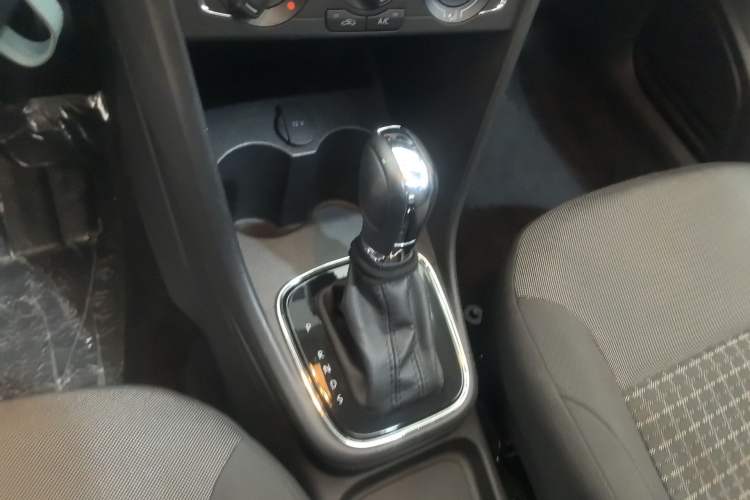 Used Volkswagen Polo 2018 1.5L Automatic Enjoyment Model Gear Lever