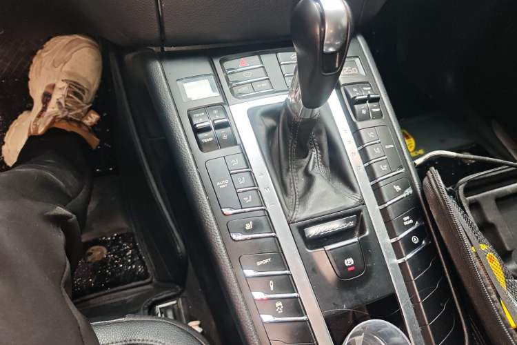 Used Porsche Macan 2016 Macan 2.0T Gear Lever