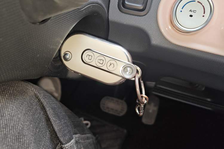 Used Wuling Hongguang MINIEV 2022 Macaron Premium Model – Lithium Iron Phosphate