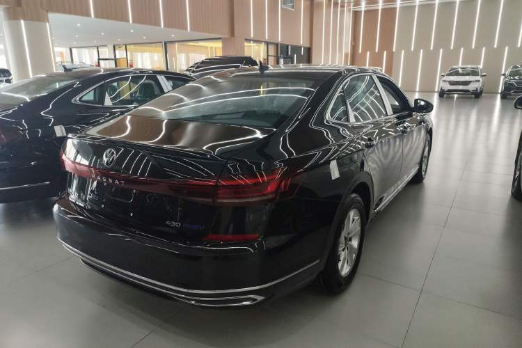 Used Volkswagen Passat New Energy 2025 430 PHEV Hybrid Business Edition Rear Right 45 Deg