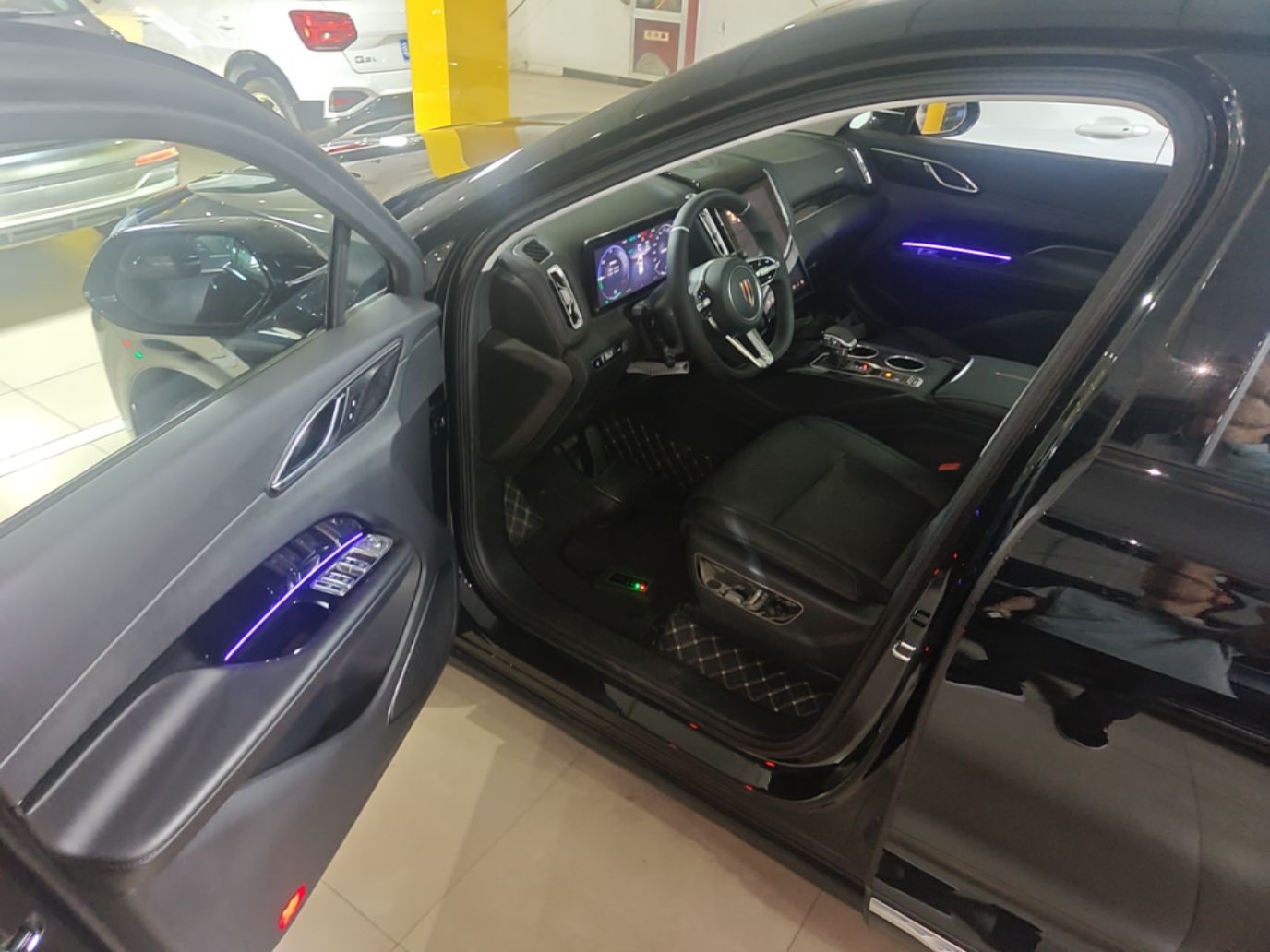Hongqi HS3 PHEV 2025 Model 117km Jingwei Edition — снимка 18
