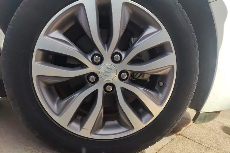 Used Buick GT 2019 18T Automatic Connected Elite Model China VI Standard Right Front Wheel Hub