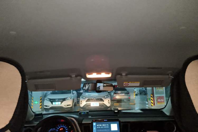 Used Toyota RAV4 2013 2.0L CVT Two-Wheel Drive Urban Edition
