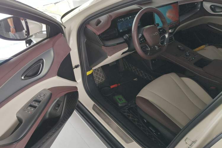 Used BYD Seal 07 DM-i 2025 DM-i 1.5L 125km Luxury Model Driver Seat