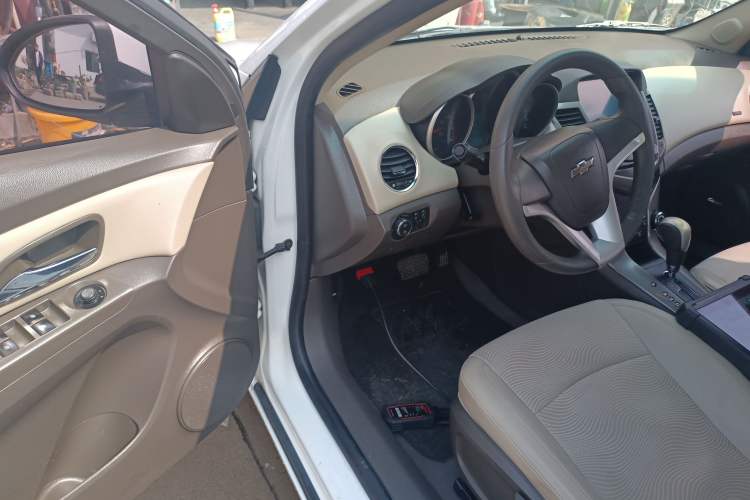 Used Chevrolet Cruze 2015 1.5L Classic SE AT Driver Seat