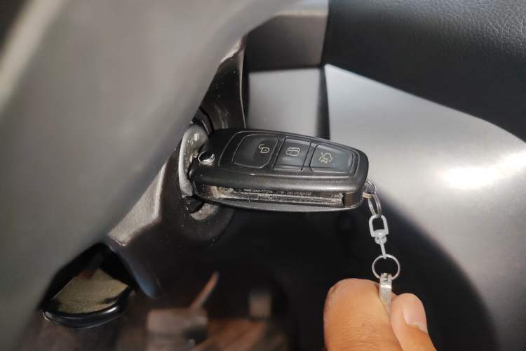 Used Ford Kuga 2018 Facelifted EcoBoost 180 Two-Wheel-Drive Platinum Wing Edition
