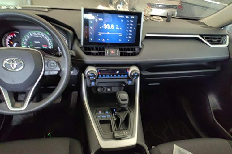 Used Toyota RAV4 2022 2.0L CVT Two-Wheel Drive Fashion Edition
