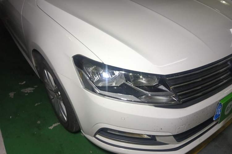 Used Volkswagen Gran Lavida 2015 1.6L Automatic Comfort Edition
