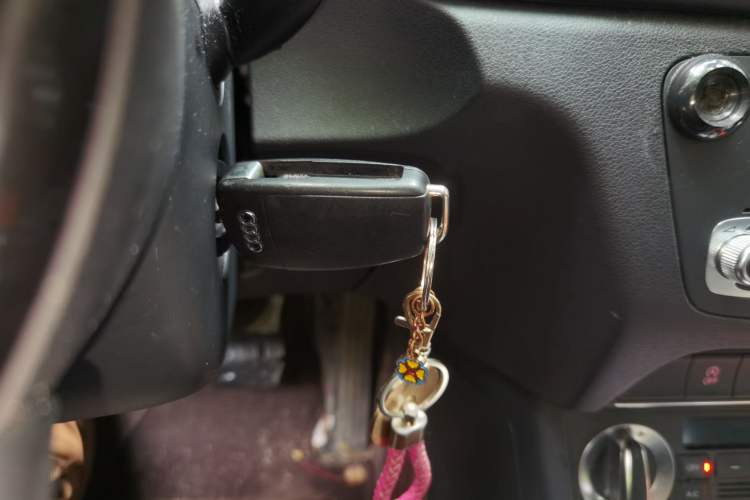 Used Audi Q3 2015 35 TFSI Comfort Model Vehicle Key