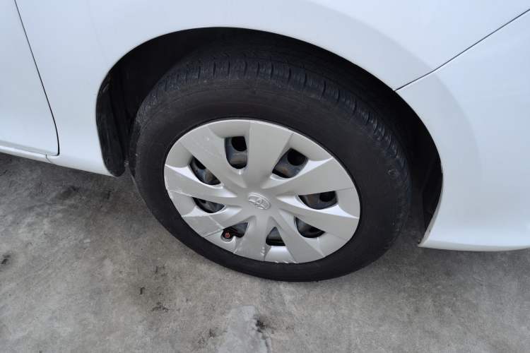 Used Toyota Vios 2014 1.3L Automatic Standard Edition Right Front Wheel Hub