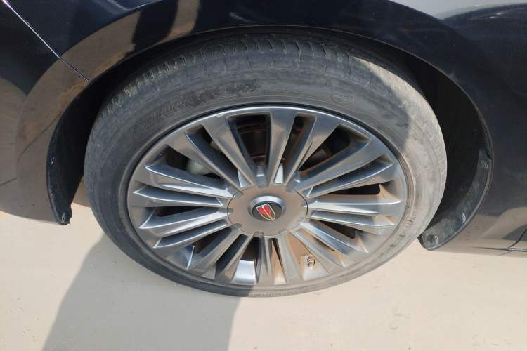 Used Hongqi H5 2020 1.8T Automatic ZhiLian QiYun Edition Left Front Wheel Hub