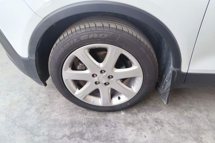 Used Buick Encore 2015 1.4T Automatic Two-Wheel Drive Urban Elite Version Left Front Wheel Hub