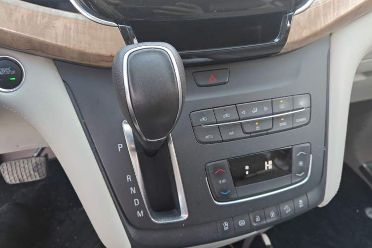 Used Buick GL8 2017 ES 28T Comfort Model China V Standard