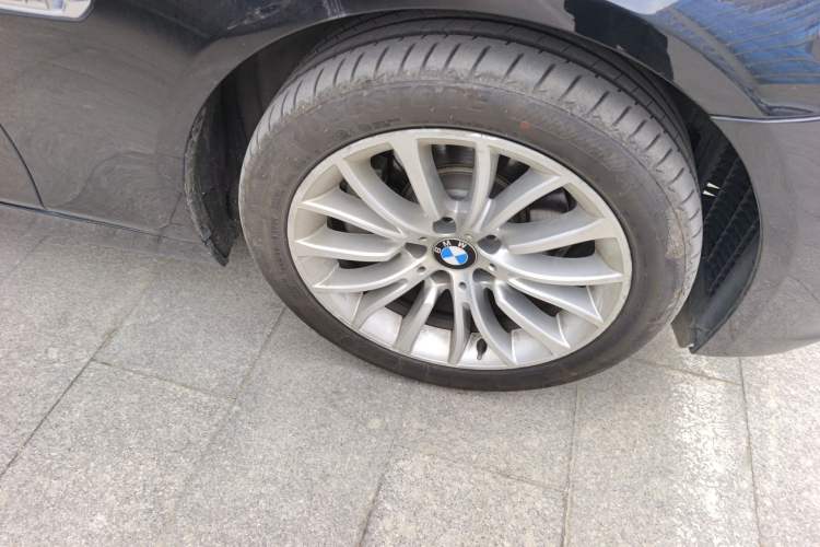 Used BMW 5 Series 2014 525Li Luxury Design Package Right Front Wheel Hub