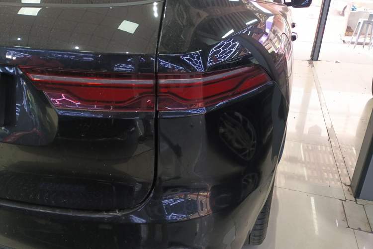 Used Jaguar F-PACE 2022 P250 R-Dynamic BLACK
