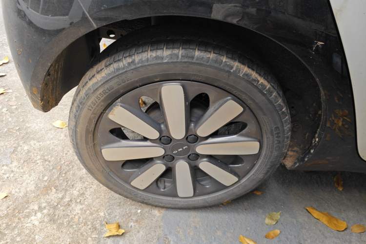 Used ORA Black Cat 2021 351 km Standard Version Right Rear Wheel Hub