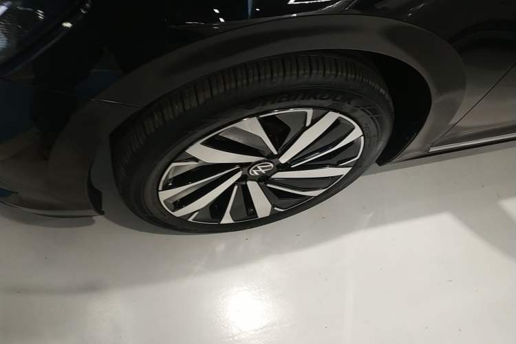 Used Volkswagen Passat 2025 Premium Version 380TSI Dragon Edition