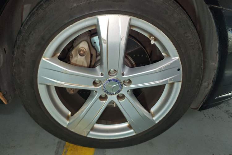 Used Mercedes-Benz S-Class 2011 S 350 L CGI Right Front Wheel Hub