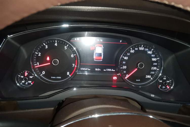 Used Volkswagen Phideon 2016 380TSI Two-Wheel-Drive Executive Version
