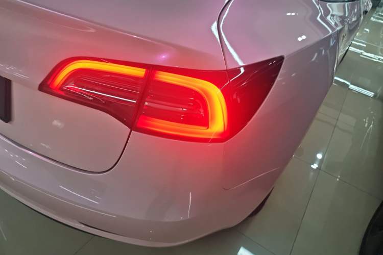 Used Tesla Model 3 2022 Rear-Wheel-Drive Version