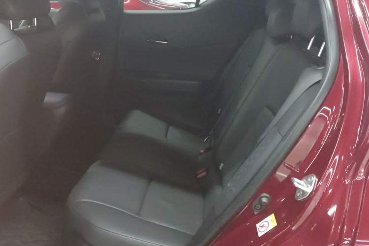 Used Toyota IZOA 2018 2.0L Yichi Version China VI Standard