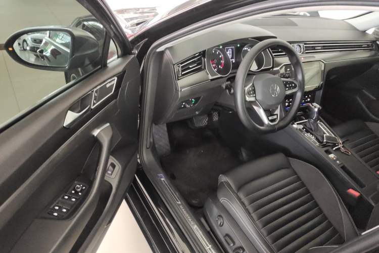 Used Volkswagen Magotan 2020 330TSI DSG Leading Model Driver Seat