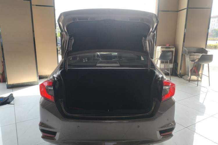 Used Honda Greiz 2016 1.5L CVT Classic Edition
